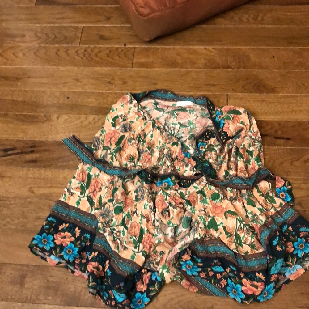 Do everything in love cropped kimono